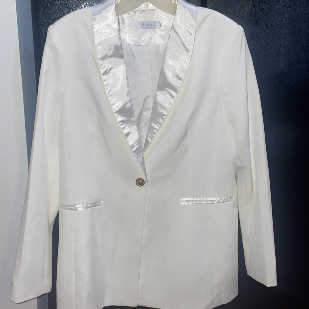 NWOT White Blazer Size Large
